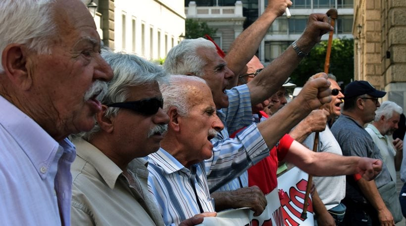 Γιαυτό καθυστερούσαν οι συντάξεις – Τώρα θα φανεί ο νόμος Κατρούγκαλου στην πράξη